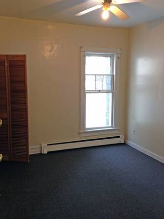 13 Monroe - Bedroom 3